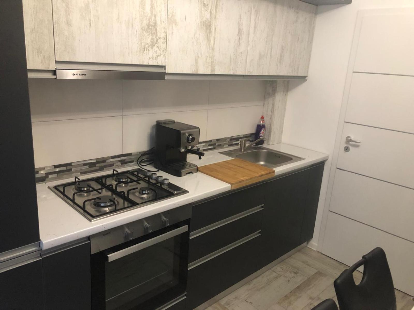 Parc Apartment Питещ Екстериор снимка